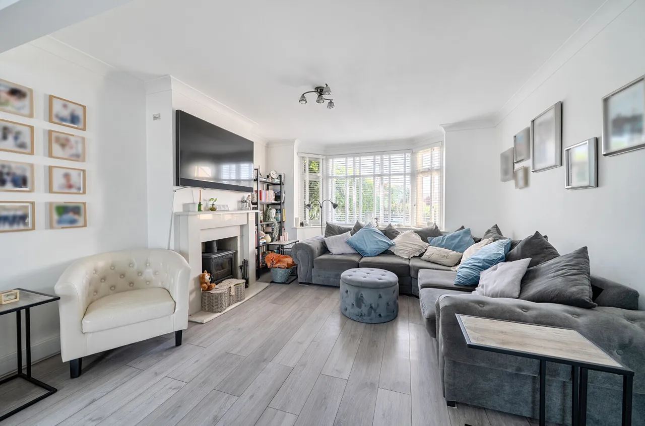 Lower Weybourne Lane, Farnham, Surrey, GU9 9HW, photo 16