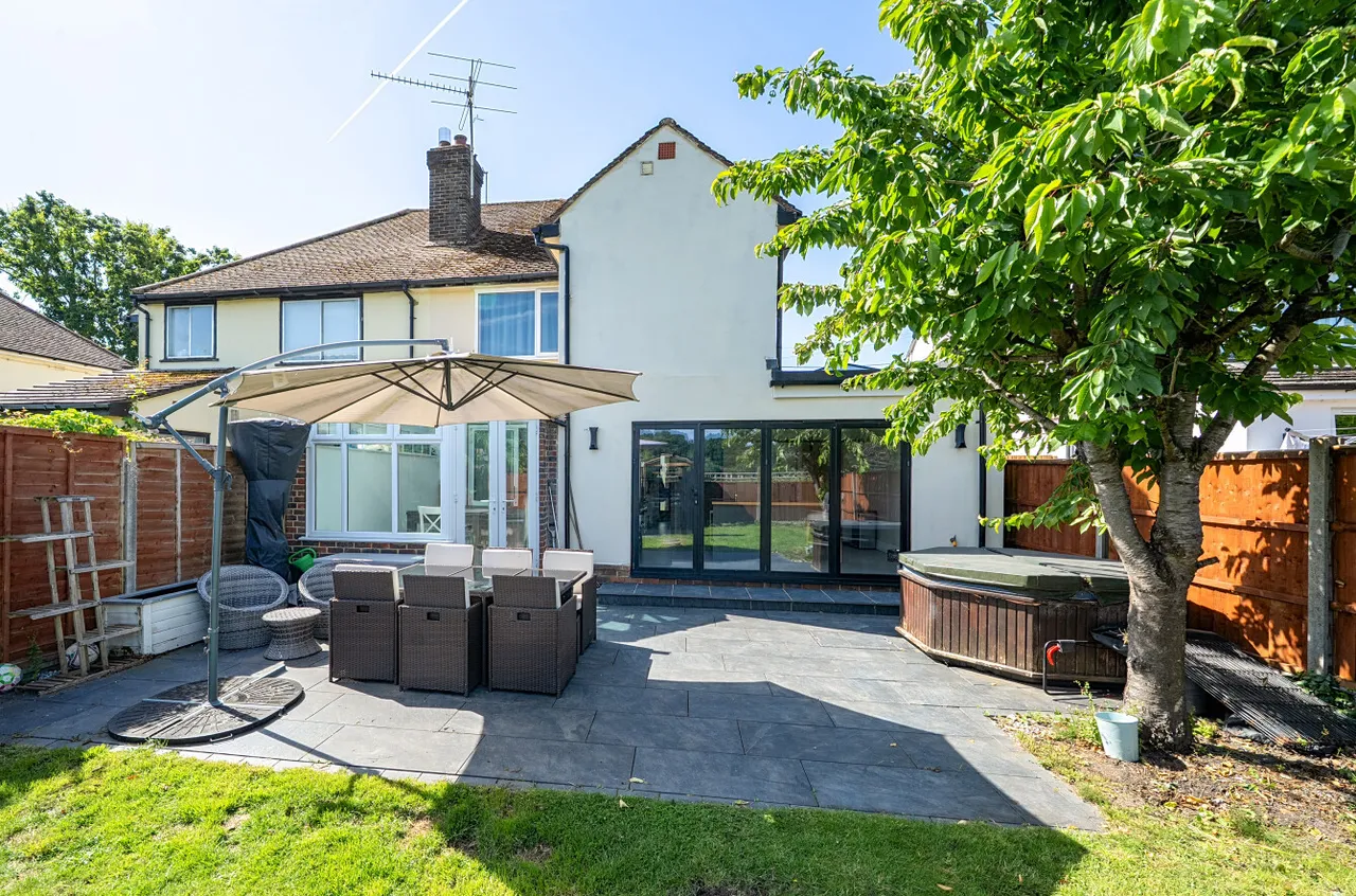 Lower Weybourne Lane, Farnham, Surrey, GU9 9HW, photo 11