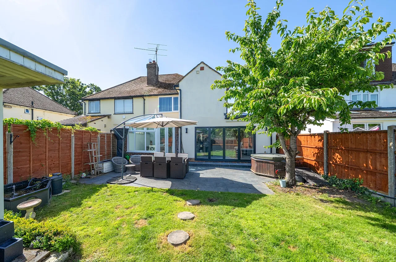 Lower Weybourne Lane, Farnham, Surrey, GU9 9HW, photo 9