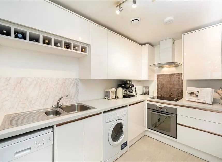 Ladywell Road, Ladywell, SE13, photo 5
