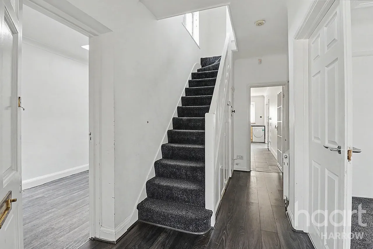 Grange Avenue, Stanmore, HA7, photo 5