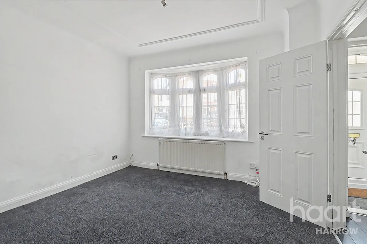Grange Avenue, Stanmore, HA7, photo 2