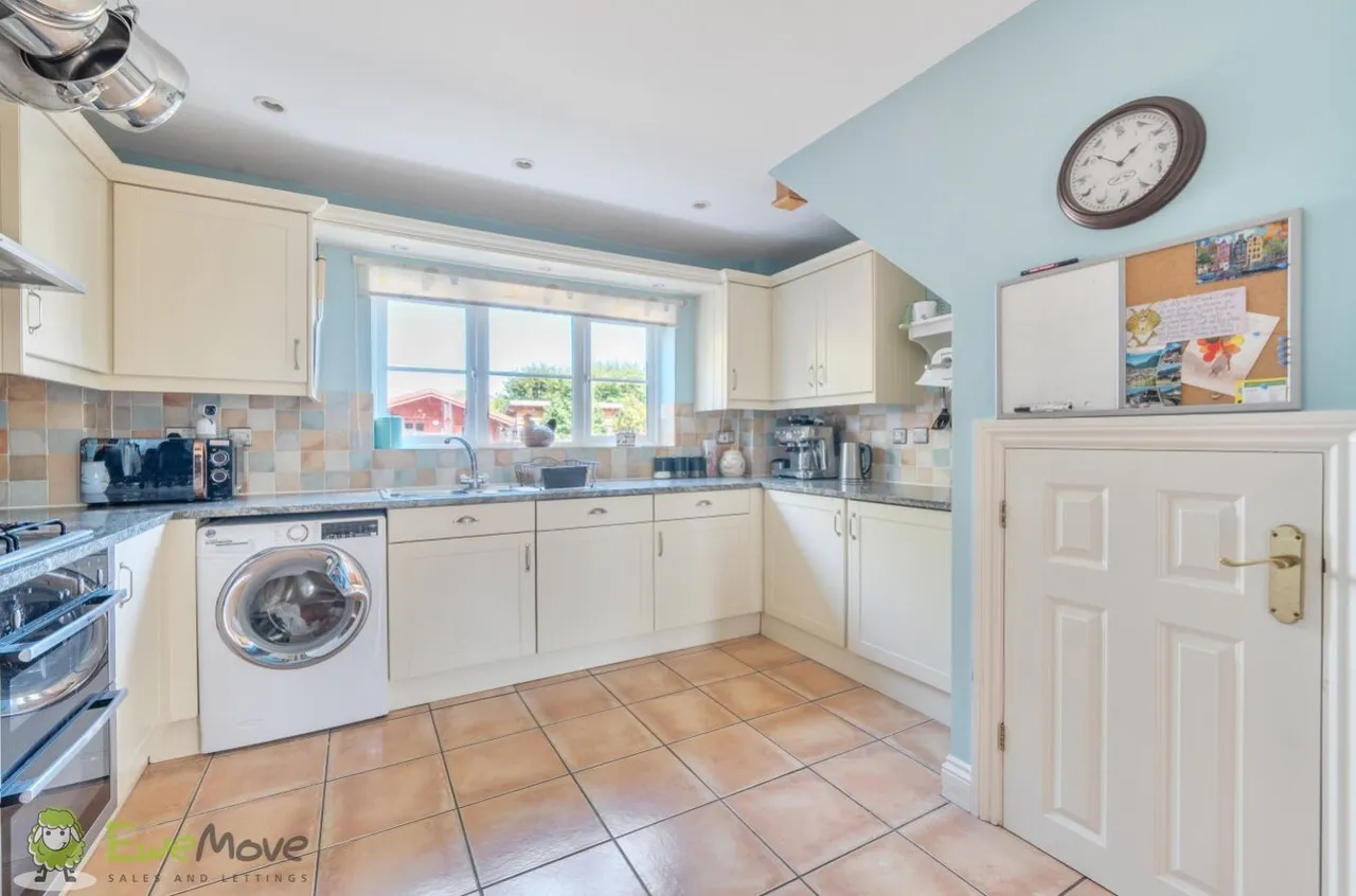 Hollycroft, Ashford Hill, RG19, photo 7