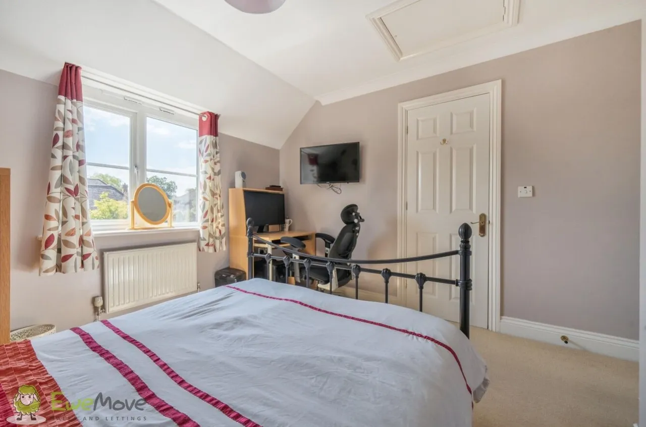 Hollycroft, Ashford Hill, RG19, photo 10