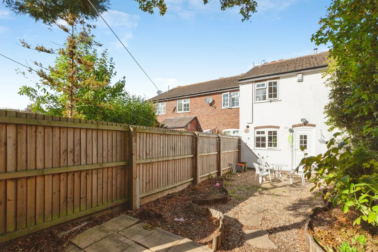 Burton Close, Oadby, LE2, photo 15