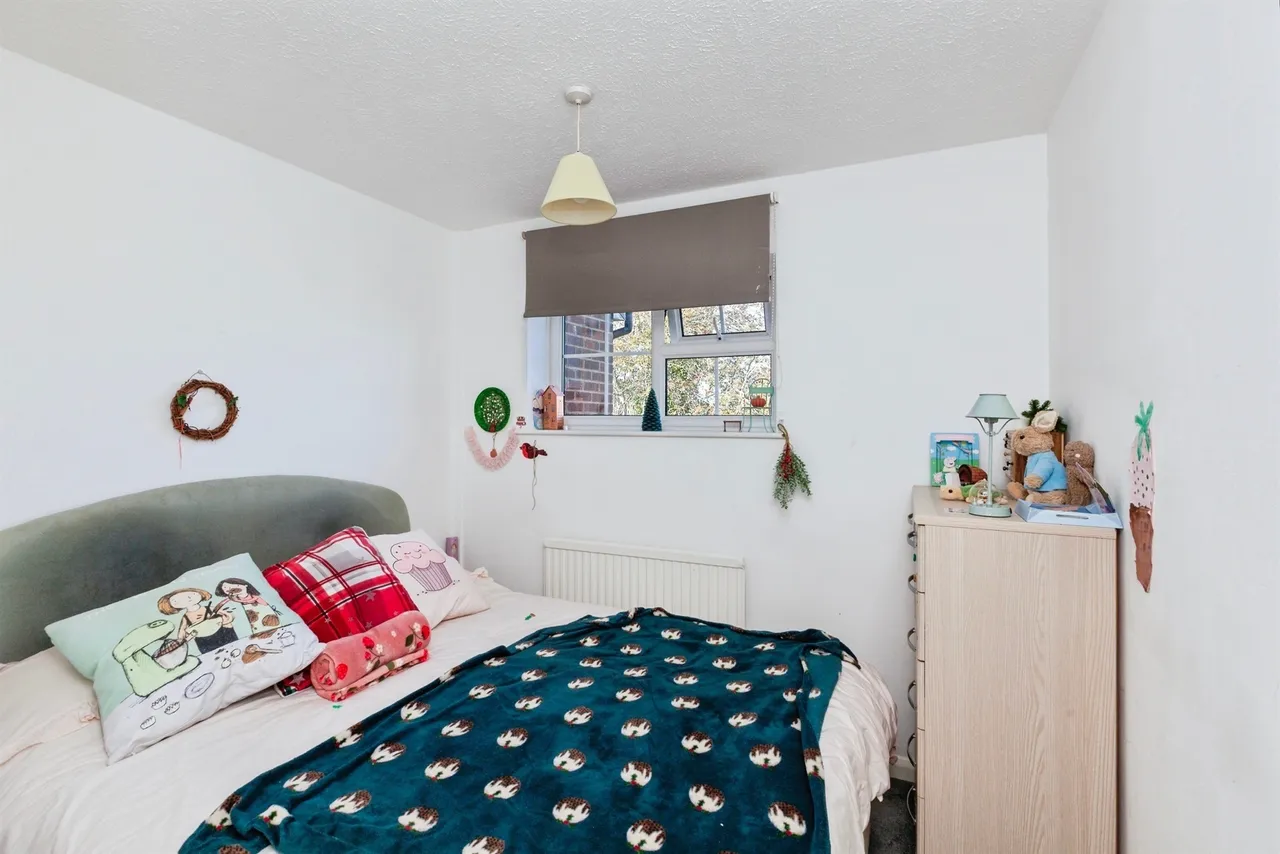 Burton Close, Oadby, LE2, photo 6