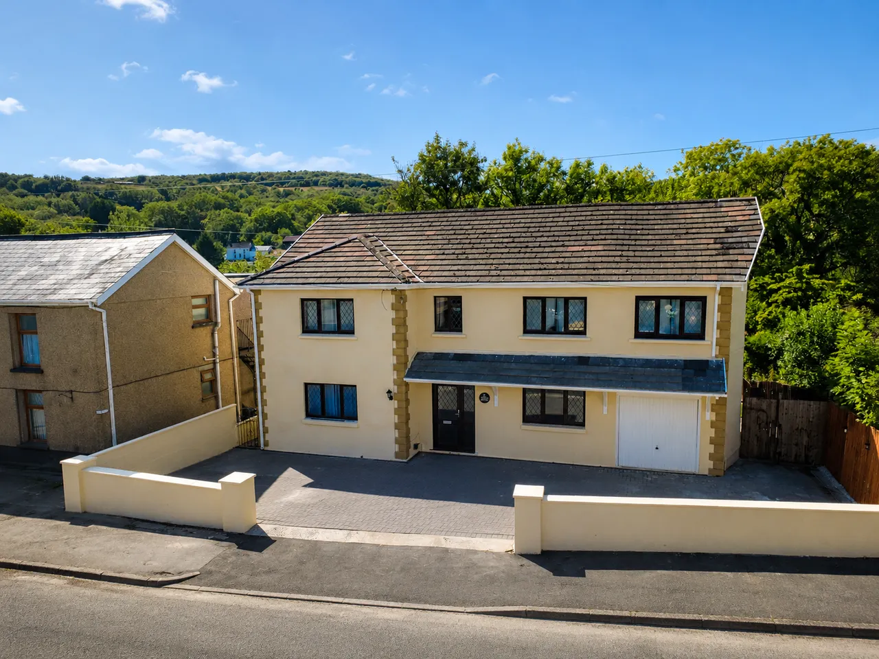 6 bed house for sale, Commercial Road, Rhydyfro