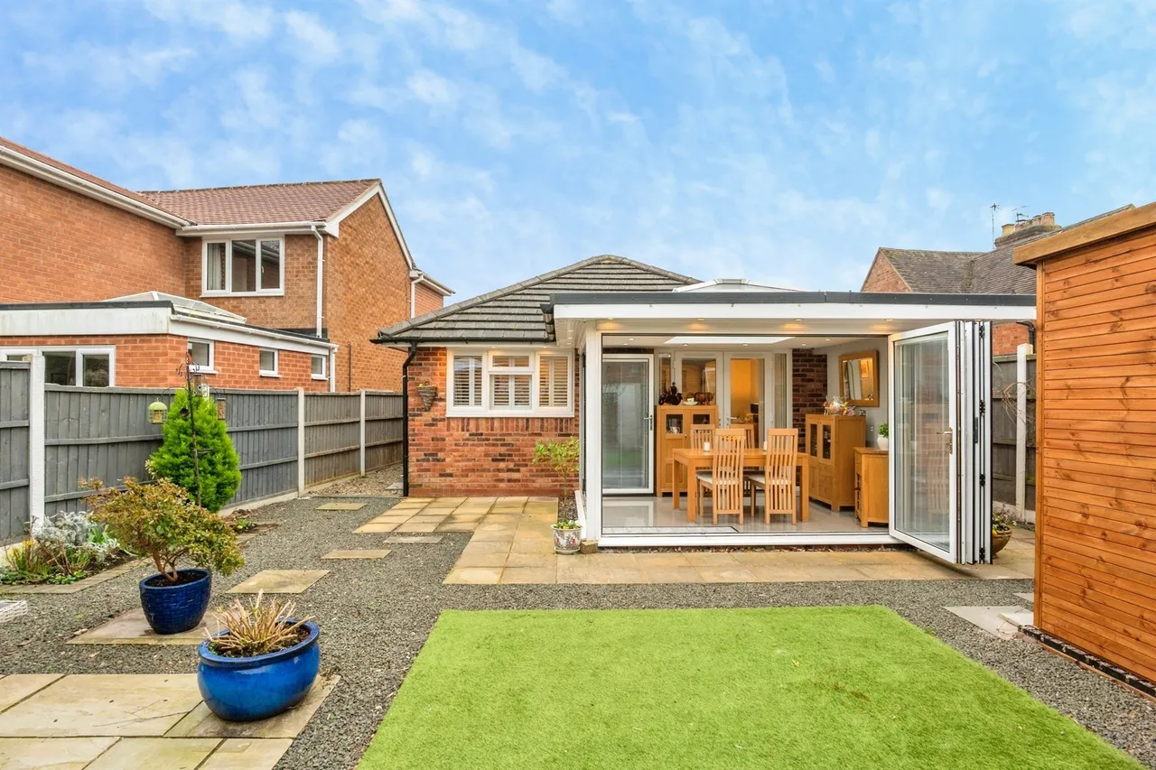 2 bed house for sale — Spetchley Road, Worcester