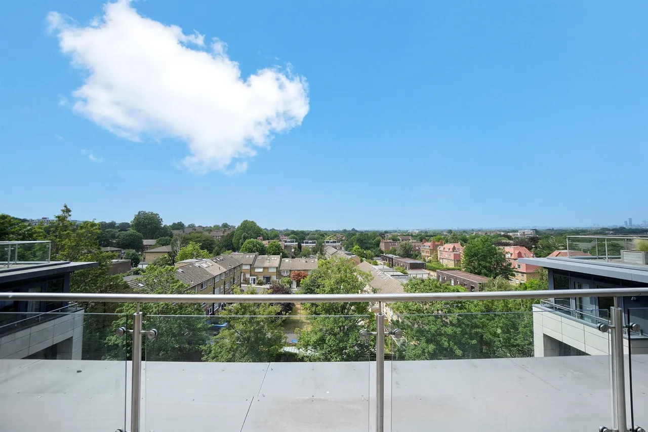 Chartfield Avenue, London, photo 11