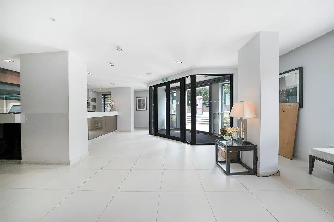 Chartfield Avenue, London, photo 8