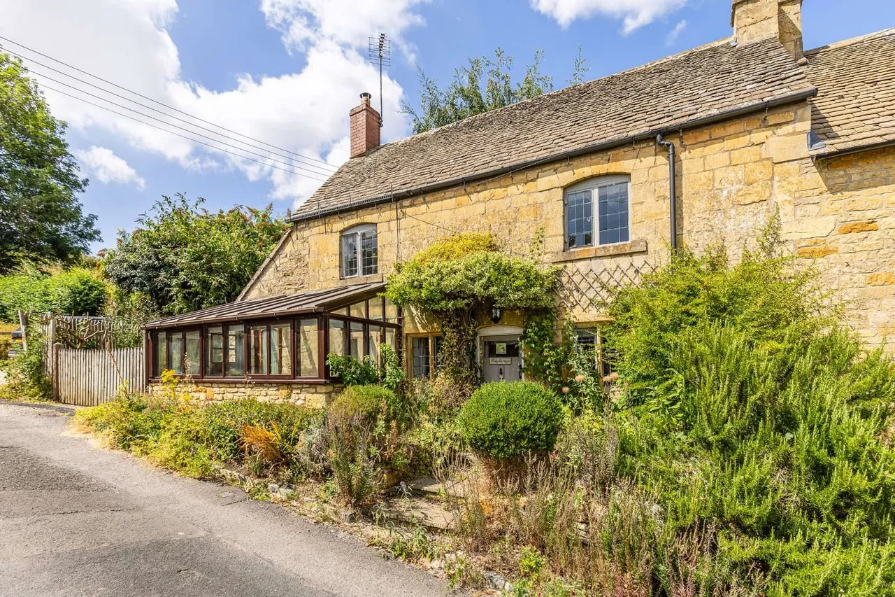 Bourton on the Hill, Moreton-in-Marsh, Gloucestershire, GL56 9AG, photo 2