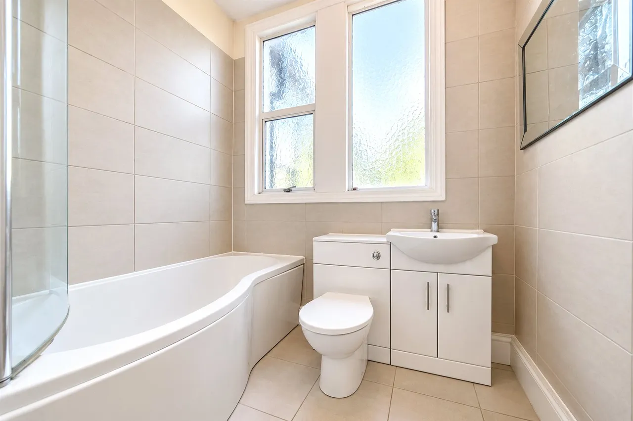 Larkhall Rise, London, SW4, photo 5