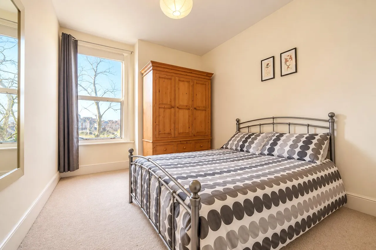 Larkhall Rise, London, SW4, photo 4