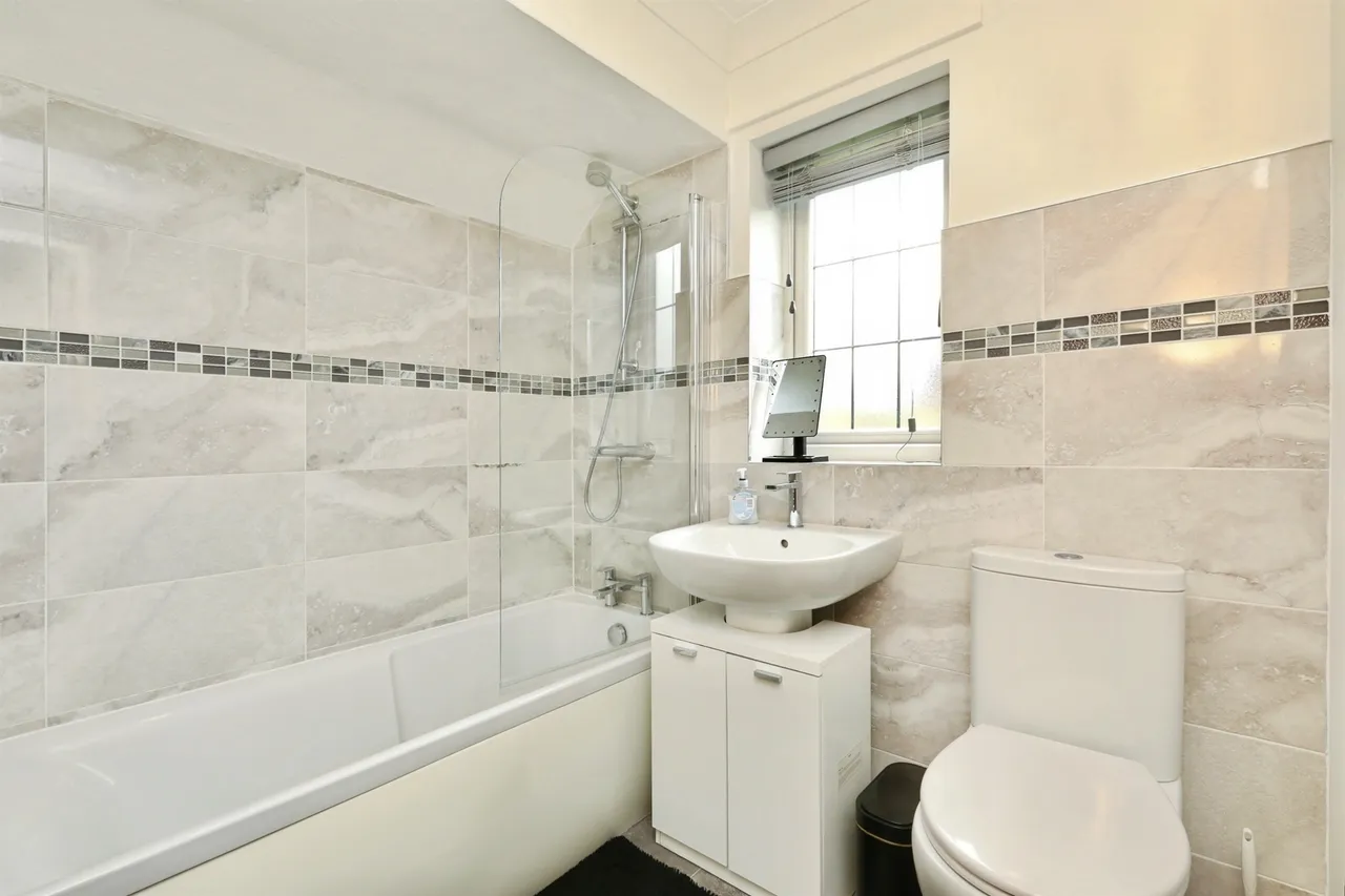 Edencroft Drive, Edenthorpe, Doncaster, photo 12
