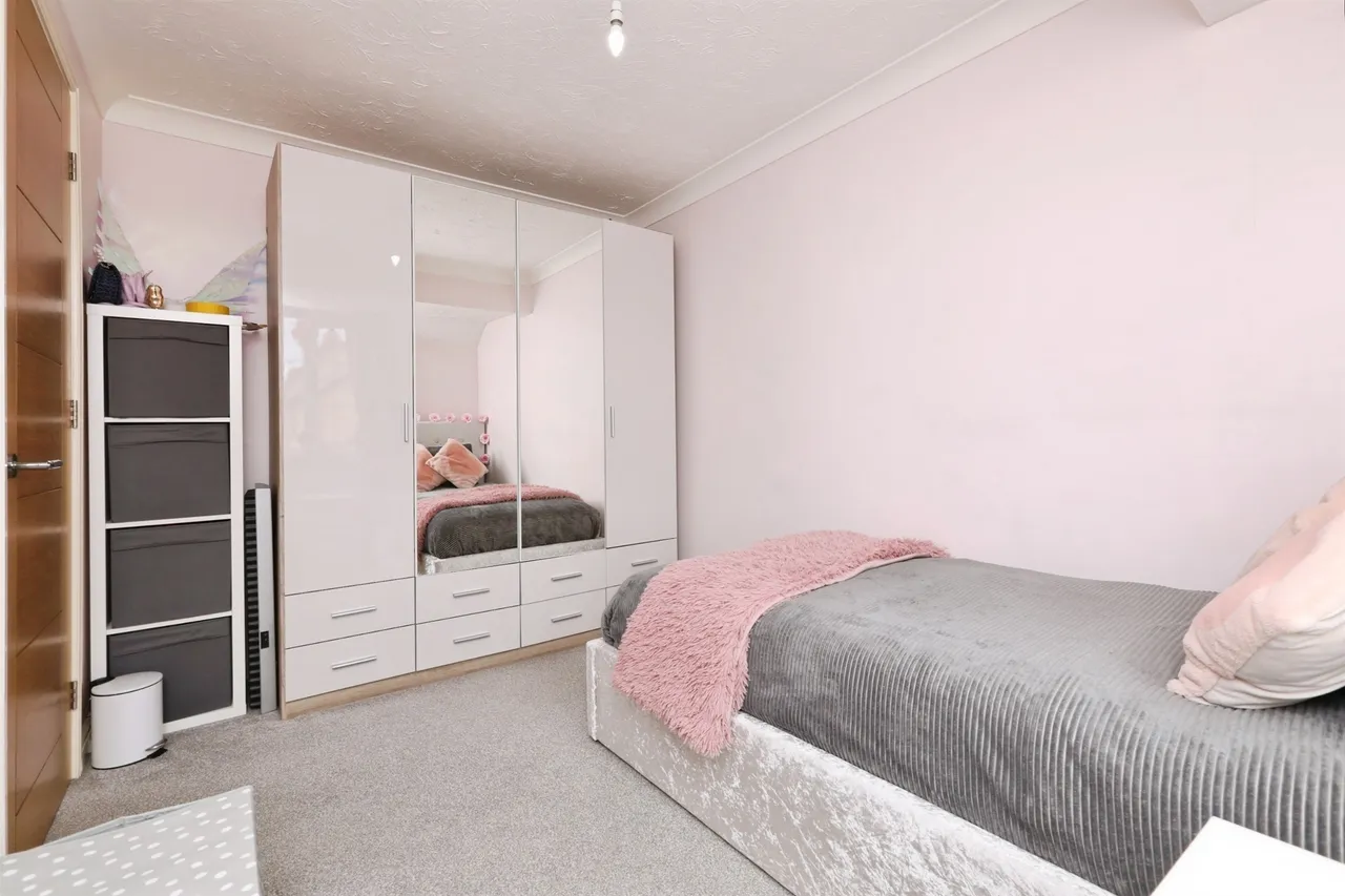 Edencroft Drive, Edenthorpe, Doncaster, photo 10