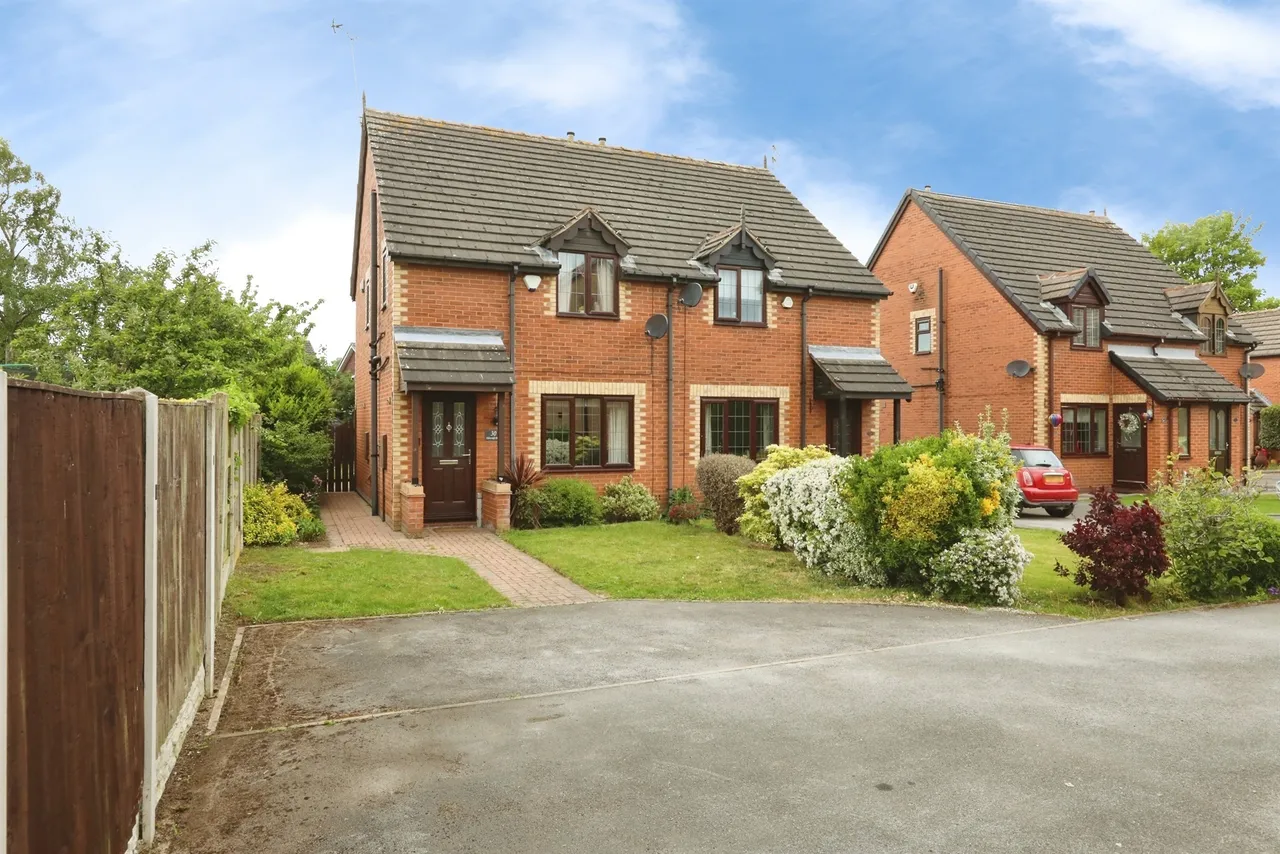 3 bed house for sale — Edencroft Drive, Edenthorpe, Doncaster
