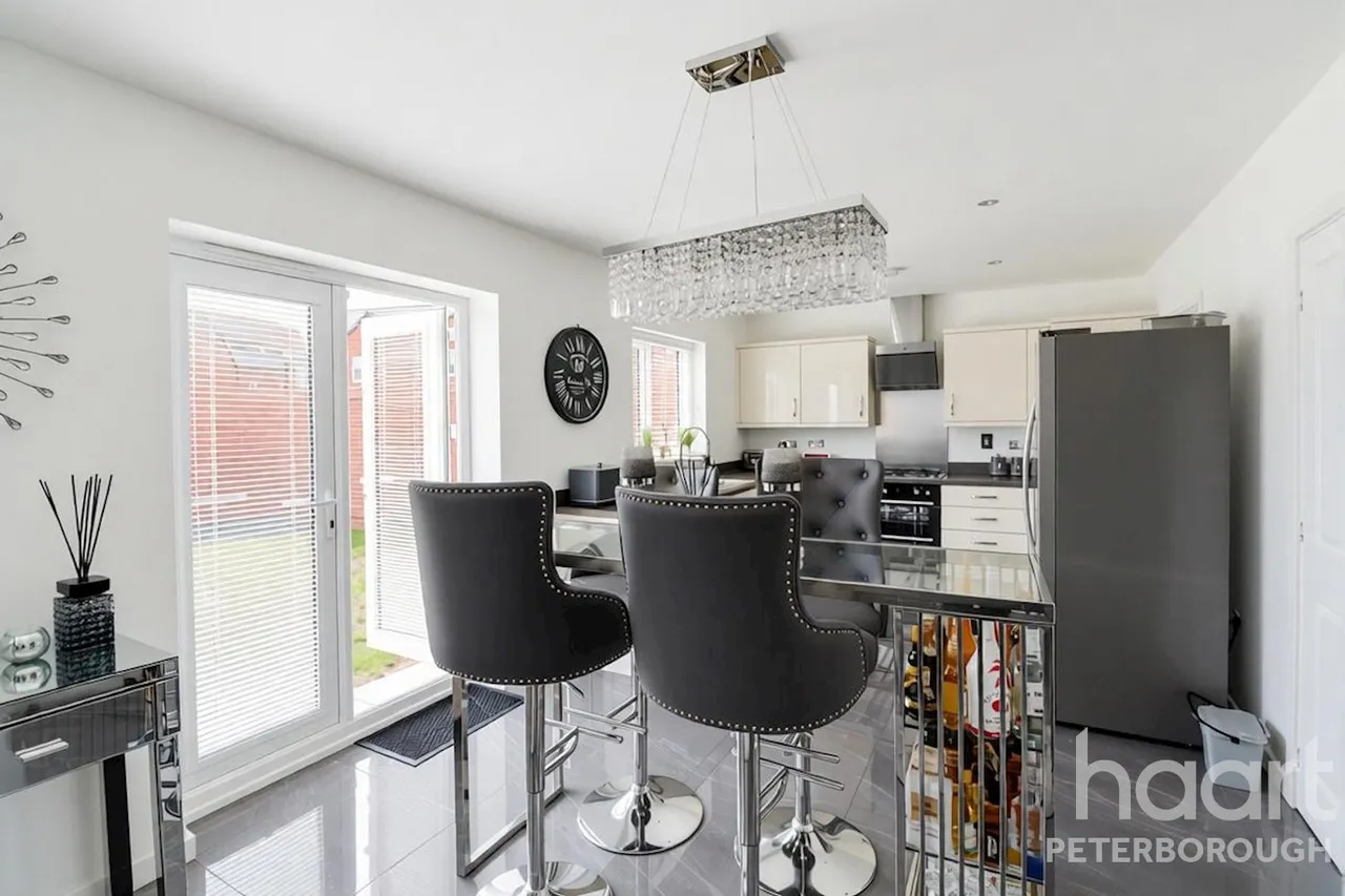 Theodore Close, Peterborough, PE2, photo 7