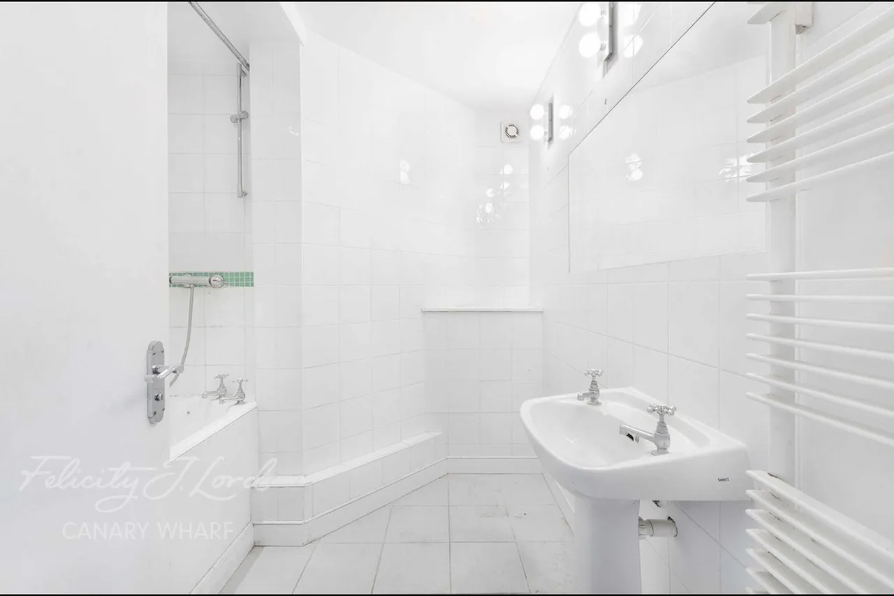 Akbar House, E14, photo 9