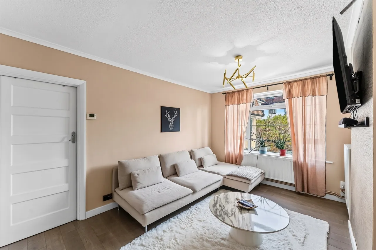 London Road, Morden, photo 9