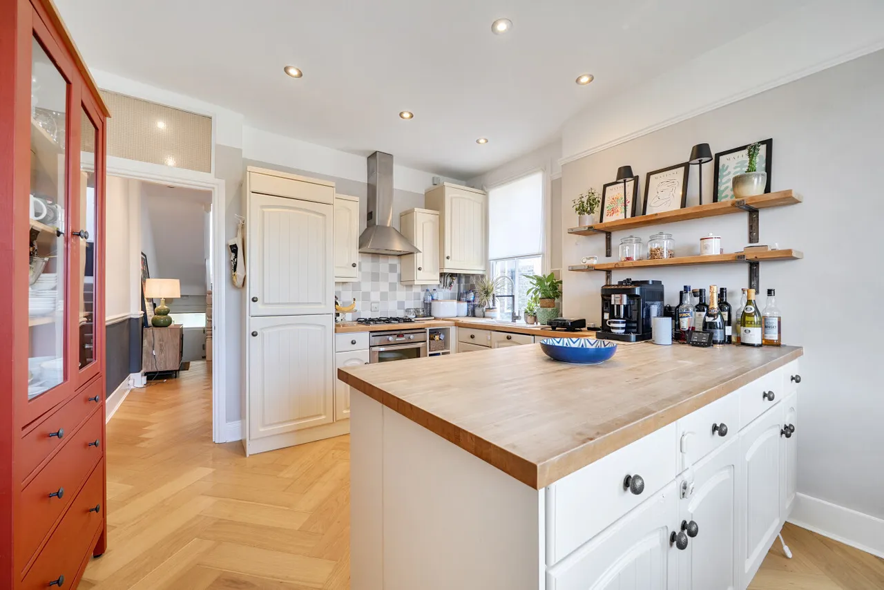 Victoria Road, London, N22, photo 6