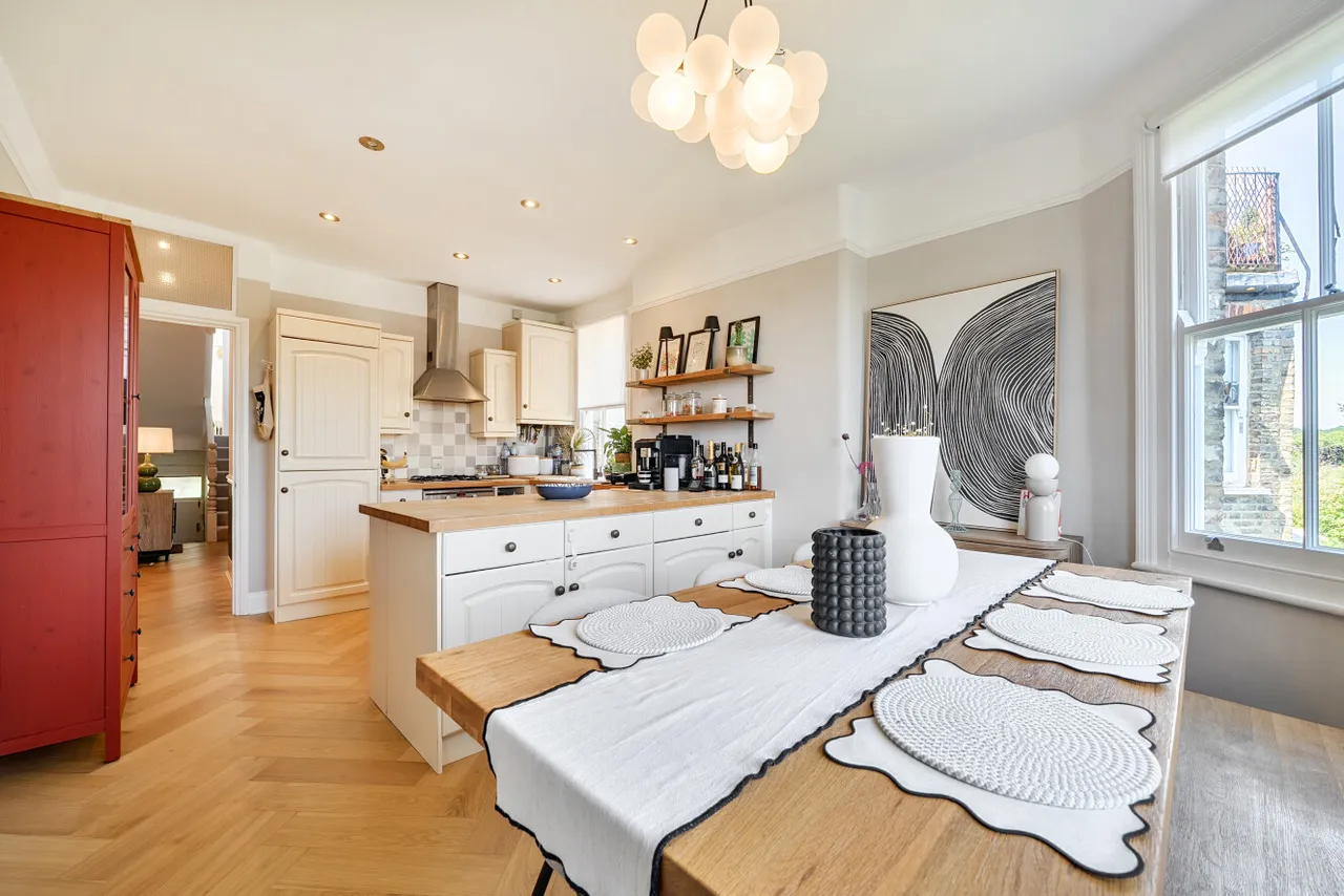 Victoria Road, London, N22, photo 5