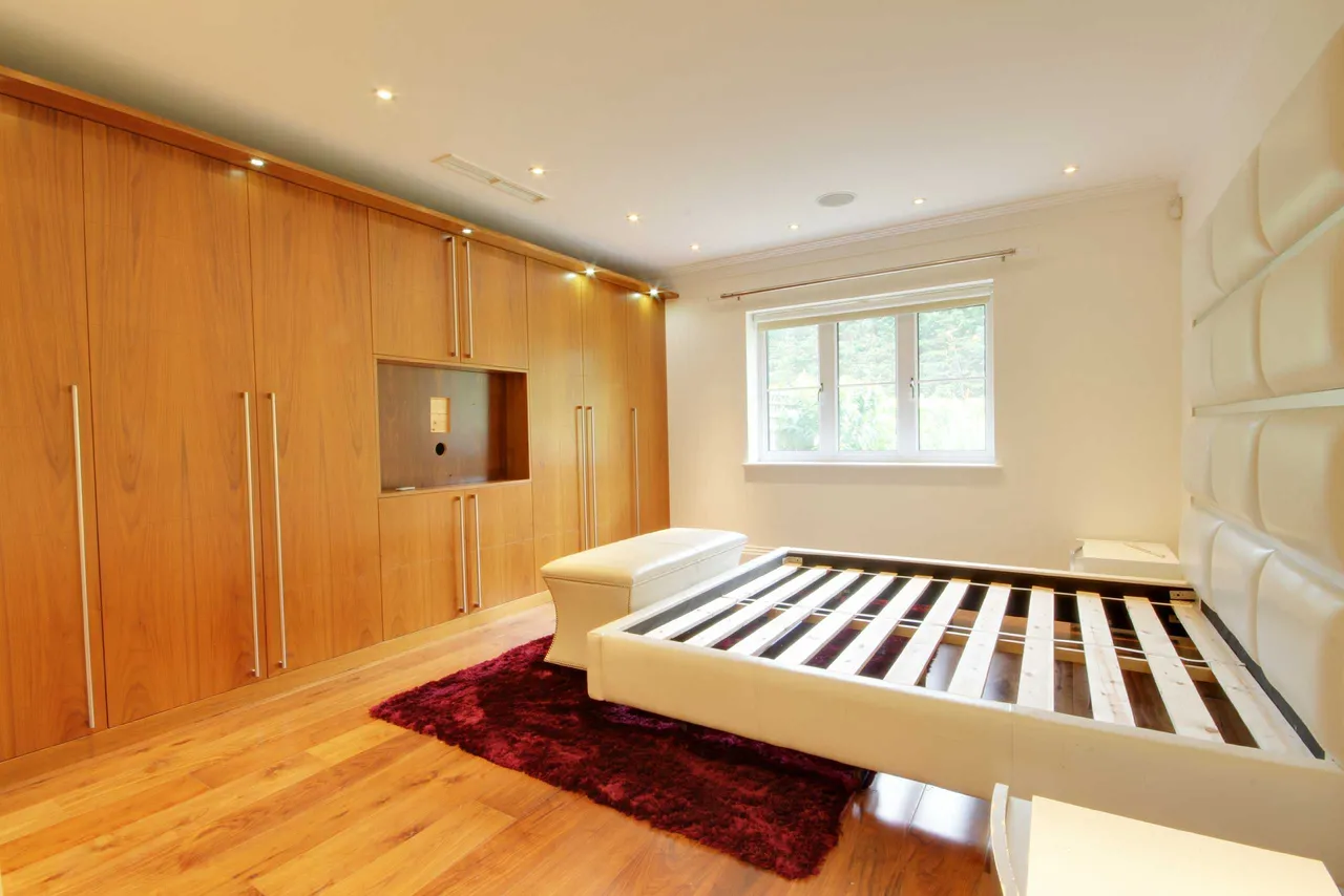 Amara Lodge, Cockfosters Road, Hadley Wood, EN4 0JT, photo 8