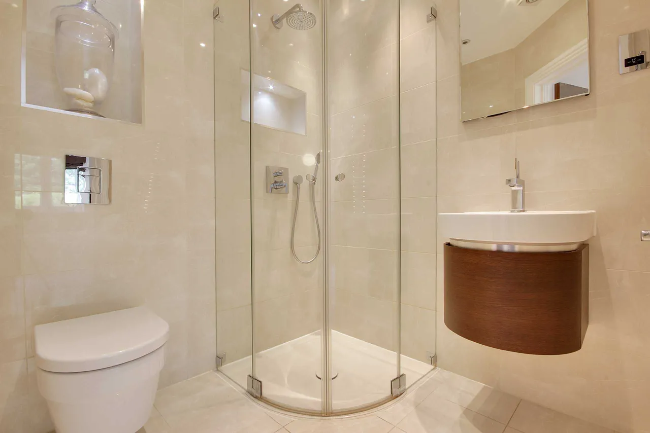 Amara Lodge, Cockfosters Road, Hadley Wood, EN4 0JT, photo 7