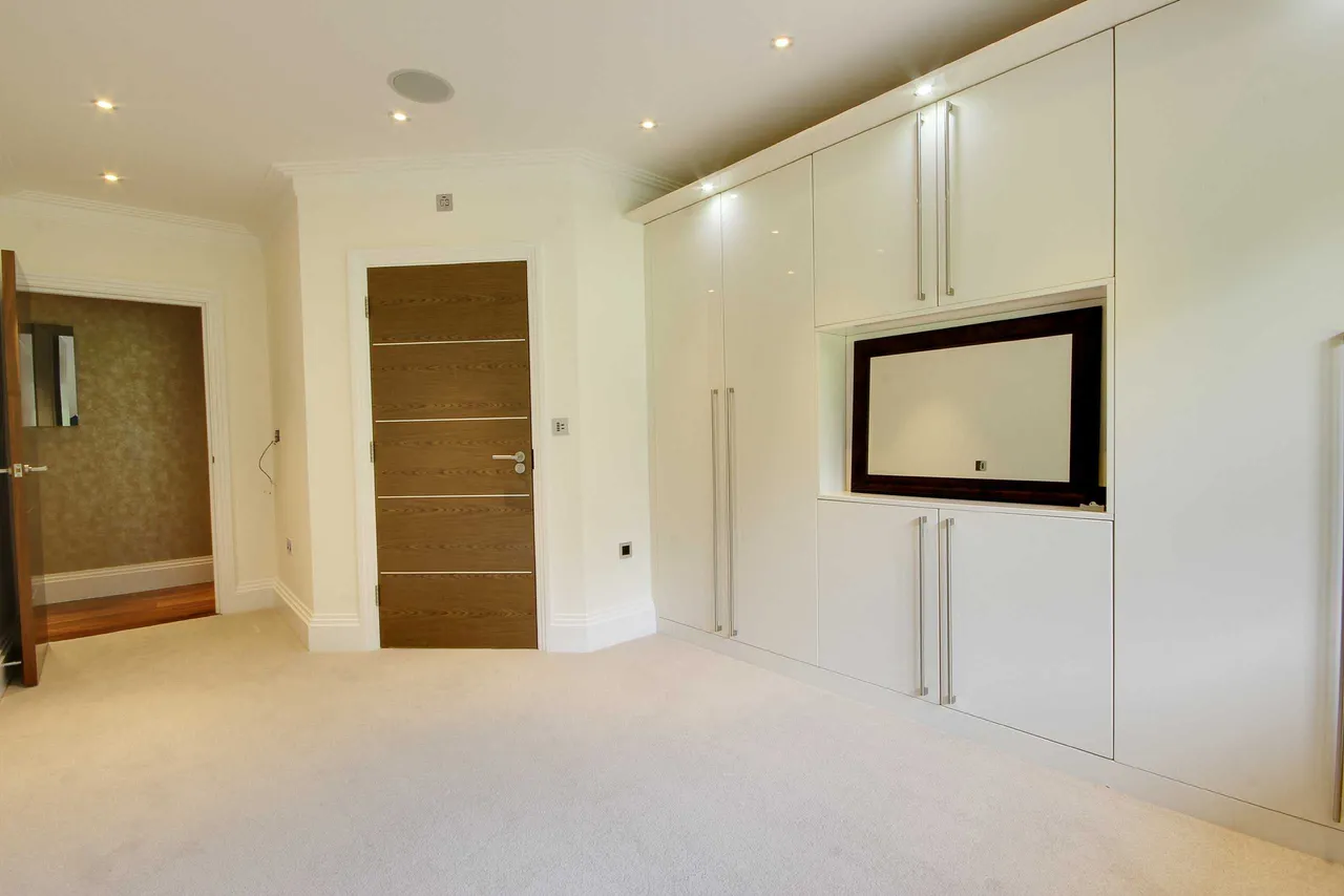 Amara Lodge, Cockfosters Road, Hadley Wood, EN4 0JT, photo 6
