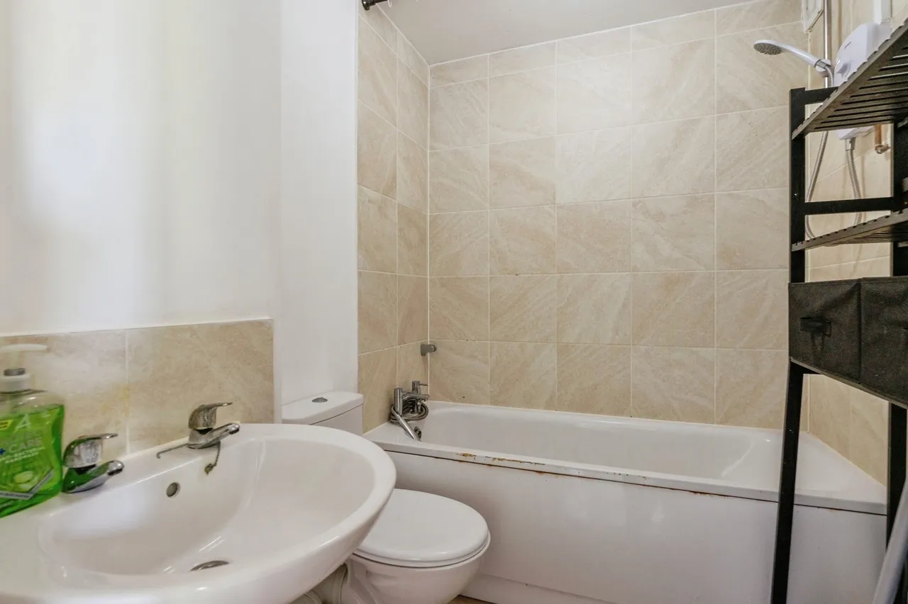 Conway Gardens, Grays, Essex, RM17, photo 10