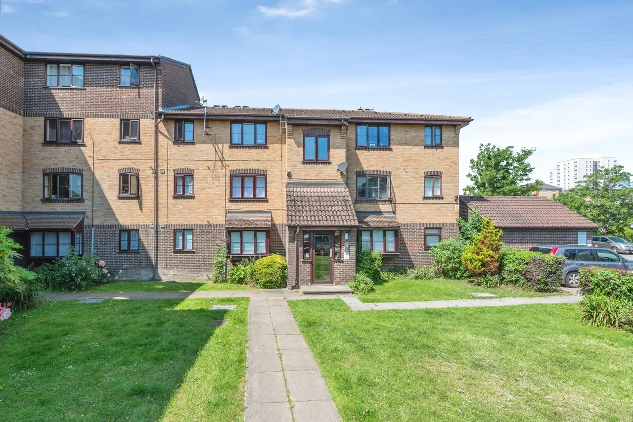 Conway Gardens, Grays, Essex, RM17, photo 11