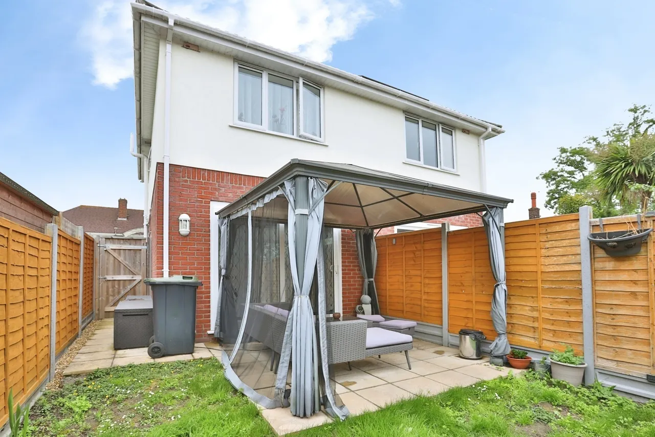 2 bed house for sale, Trinidad Crescent, Poole, BH12