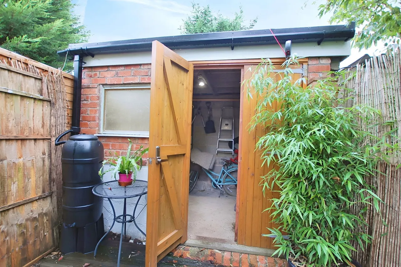 Chestnut Terrace, Charlton Kings, Cheltenham, GL53 8JQ, photo 12