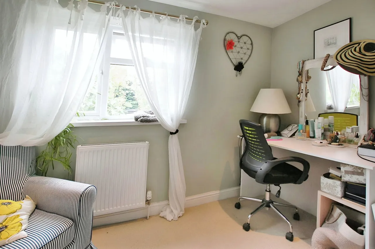 Chestnut Terrace, Charlton Kings, Cheltenham, GL53 8JQ, photo 8