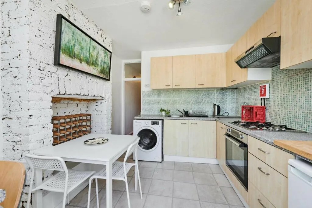 River Property, Twilley Street, Earlsfield SW18, photo 7