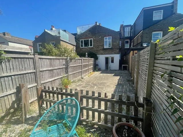 River Property, Twilley Street, Earlsfield SW18, photo 4
