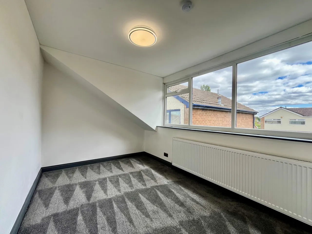 Holt Walk, LEEDS, photo 10