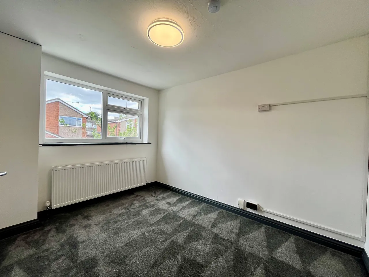 Holt Walk, LEEDS, photo 8