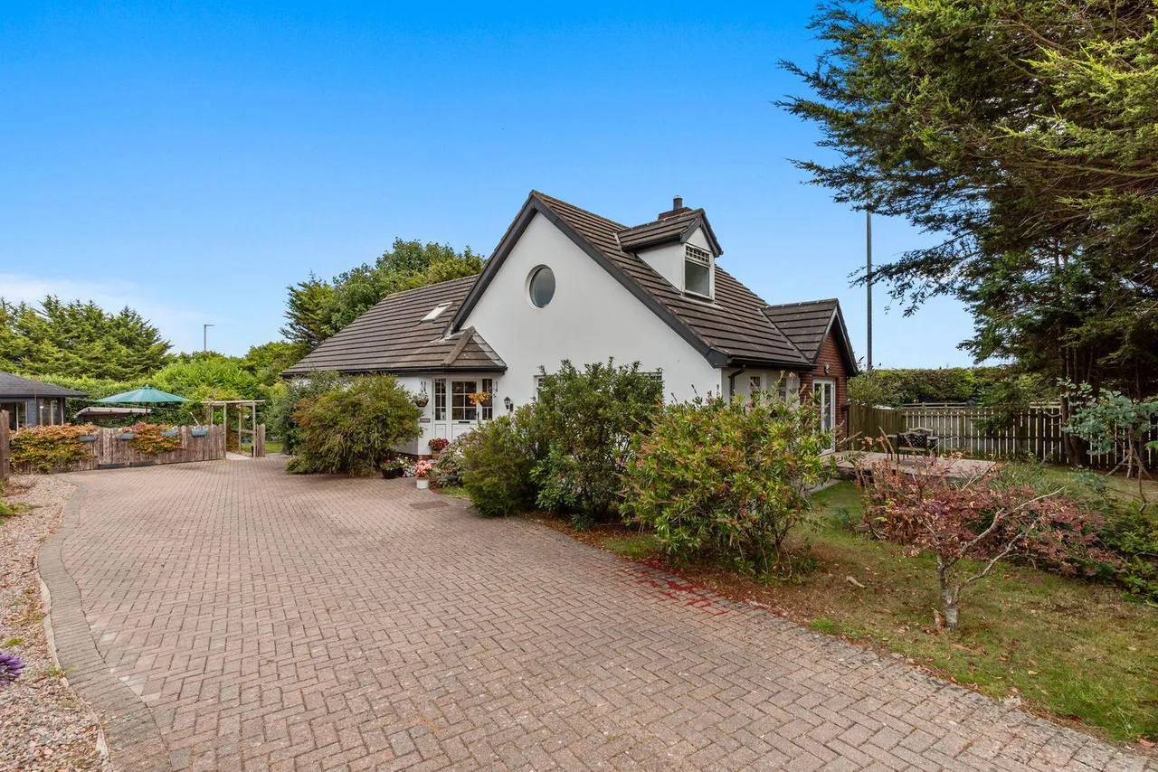 4 bed house for sale, Windermere Drive, Bangor, BT20