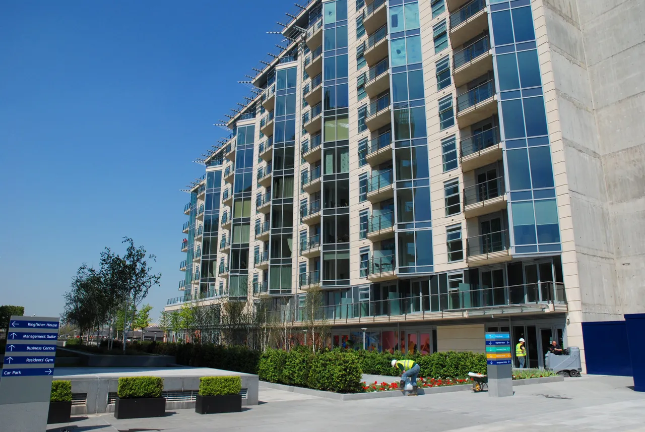 2 bed flat for sale — 43 Ensign House, Battersea Reach, Juniper Drive, London