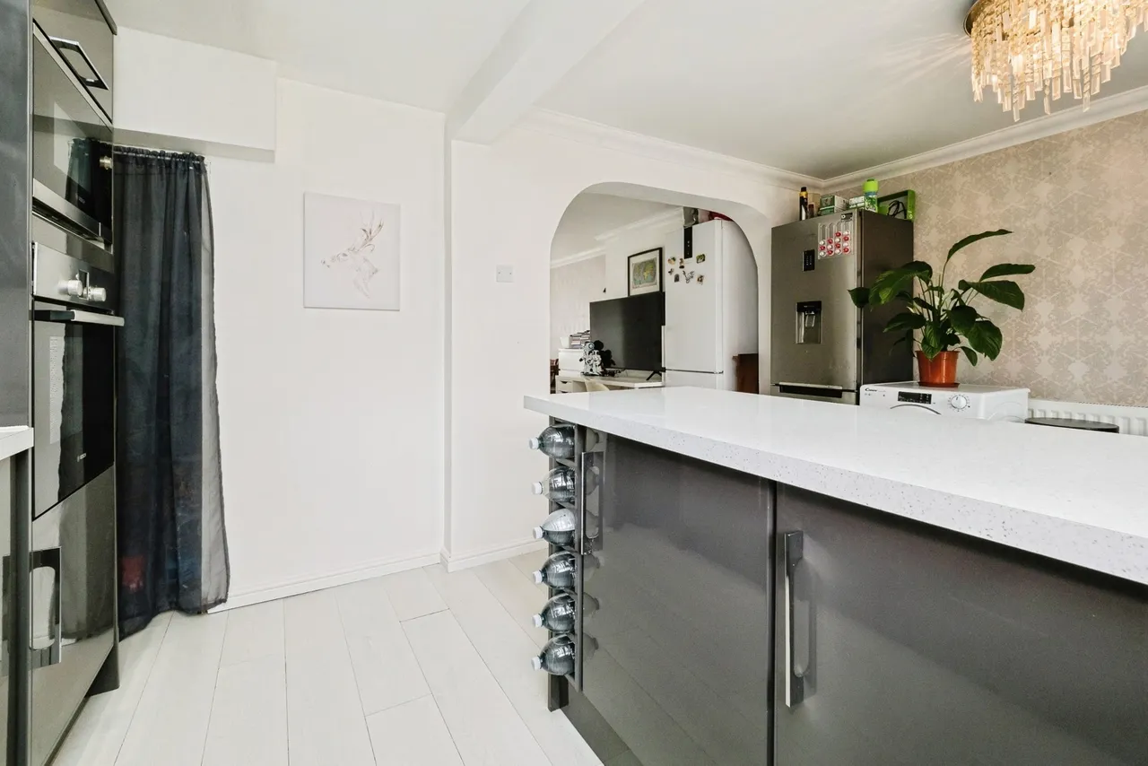 Adnams Walk, Rainham, RM13, photo 6