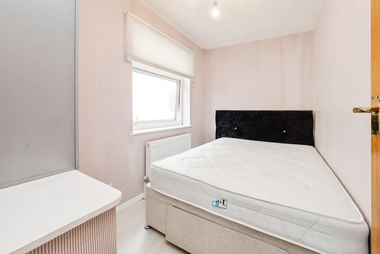 Adnams Walk, Rainham, RM13, photo 16