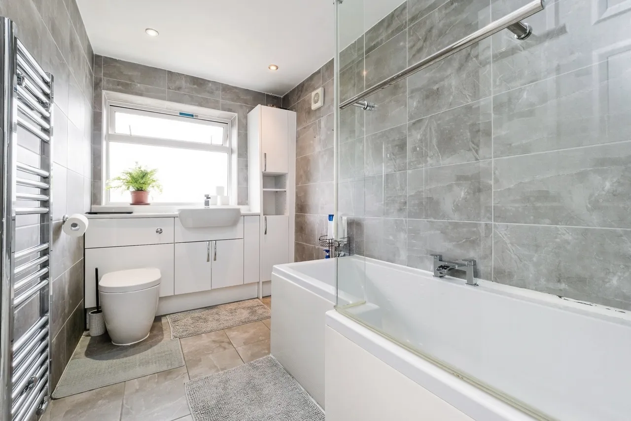 Adnams Walk, Rainham, RM13, photo 14
