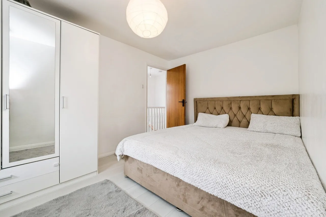 Adnams Walk, Rainham, RM13, photo 13