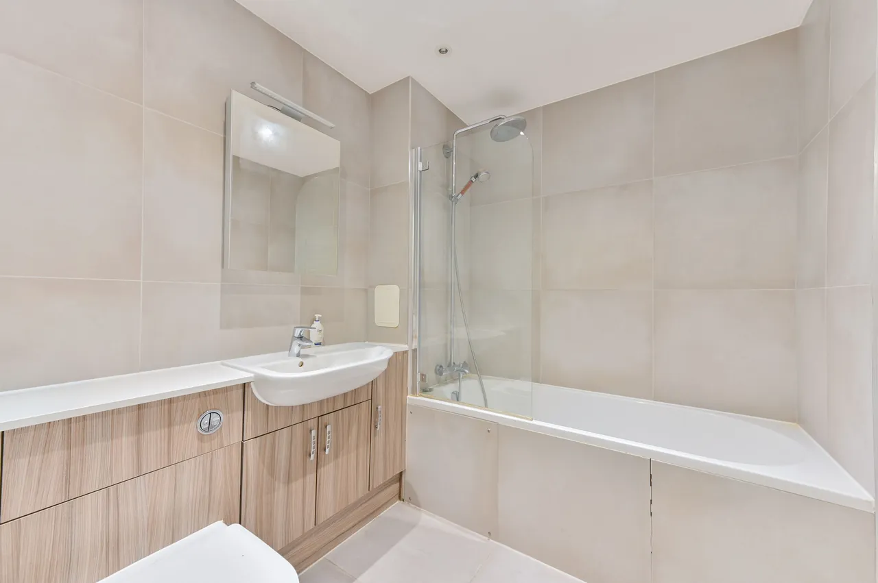 Flat 63, Argo House, 180 Kilburn Park Road, London, photo 9