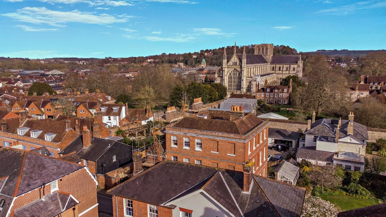 St. Thomas Street, Winchester, Hampshire, SO23 9HG, photo 6