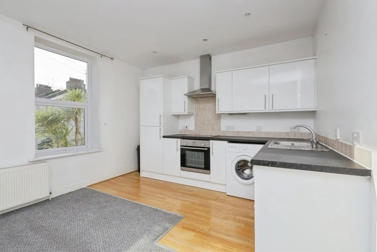 Longstone Road, Eastbourne, photo 4