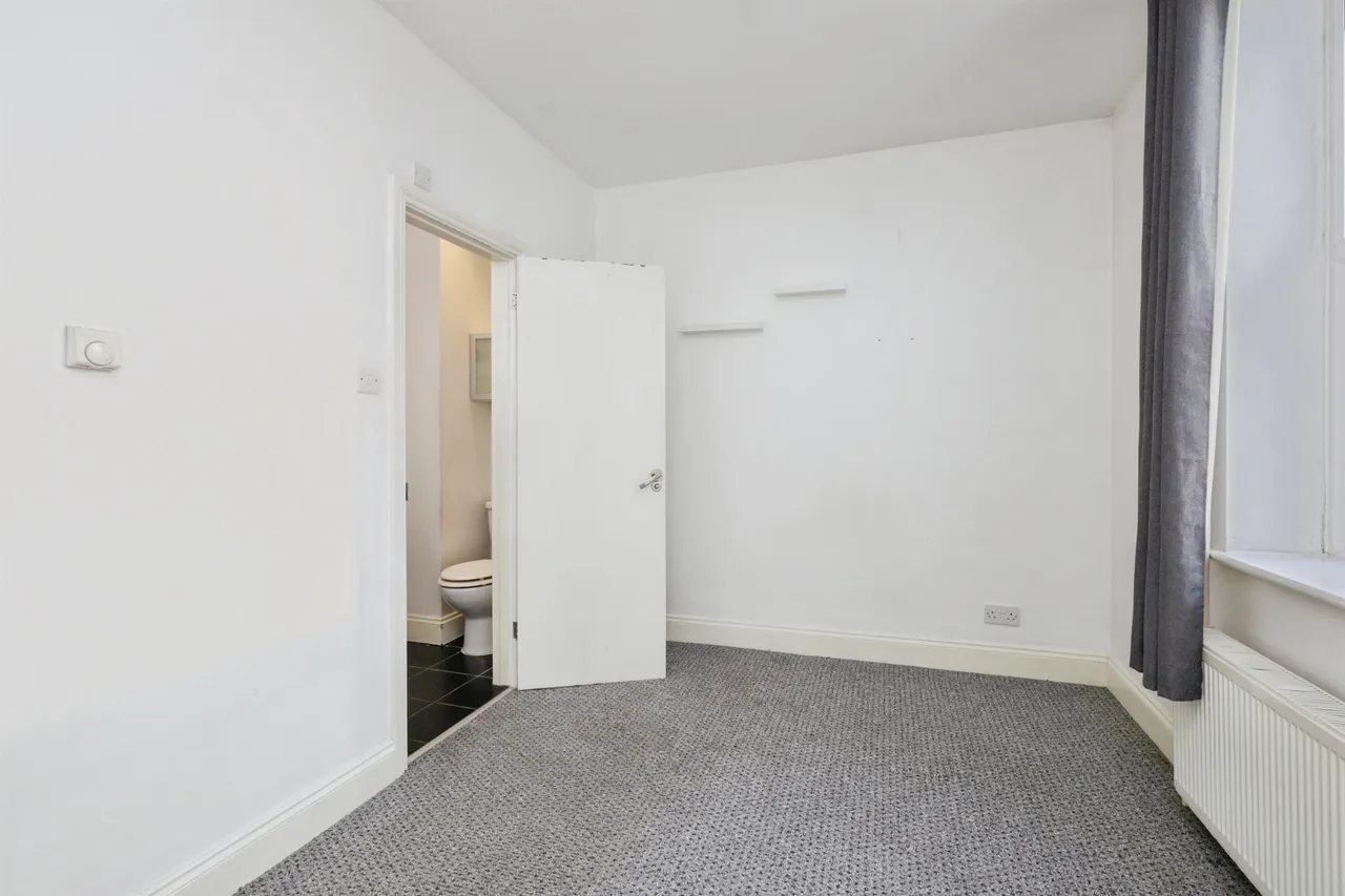 Longstone Road, Eastbourne, photo 5