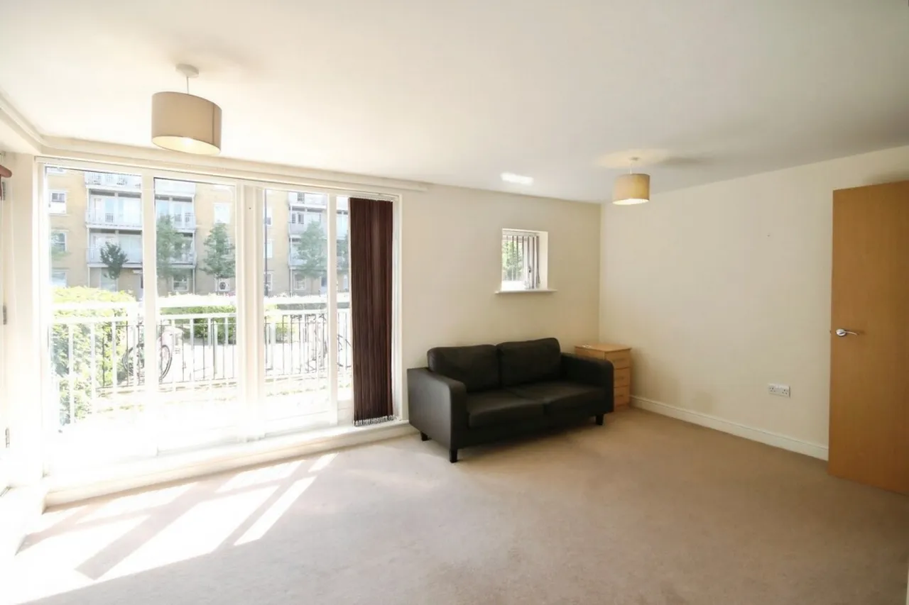 Bingley Court, Canterbury, CT1, photo 2