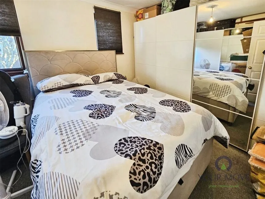 Whernside Close, London, SE28, photo 4