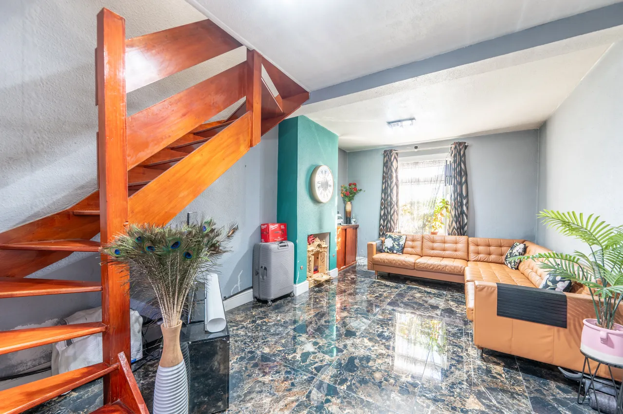 2 bed house for sale, Wembley, HA9